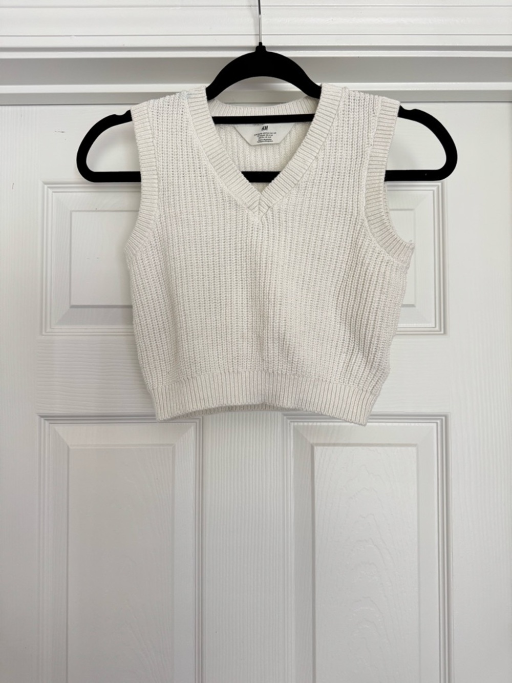 H&M Cream Ribbed V-Neck Sleeveless Knit Top